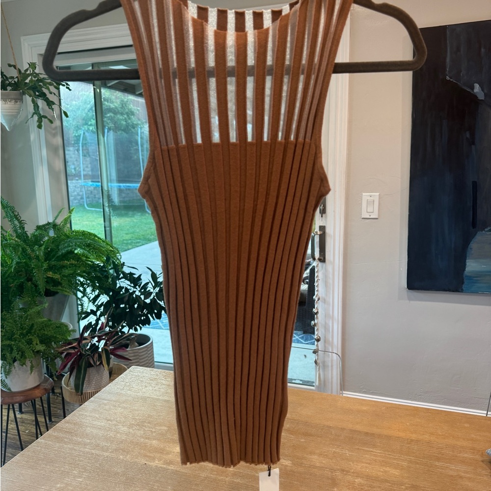 Sheer Ribbed Tank Top - Picture 5 of 8